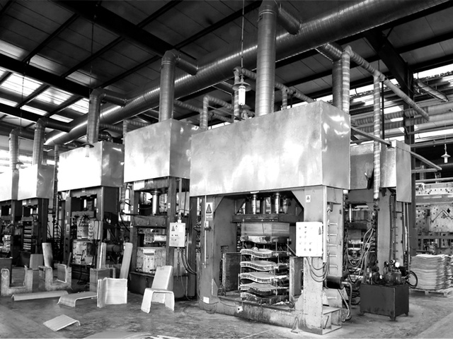 四向熱壓機(jī)